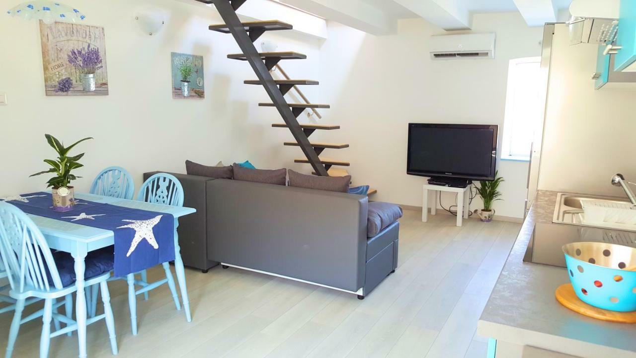 Apartment Vrbenka Vrbnik Ngoại thất bức ảnh