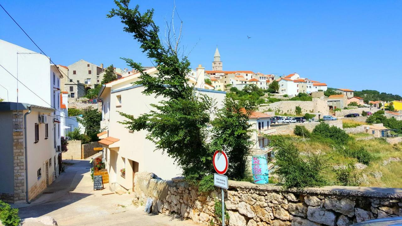 Apartment Vrbenka Vrbnik Ngoại thất bức ảnh