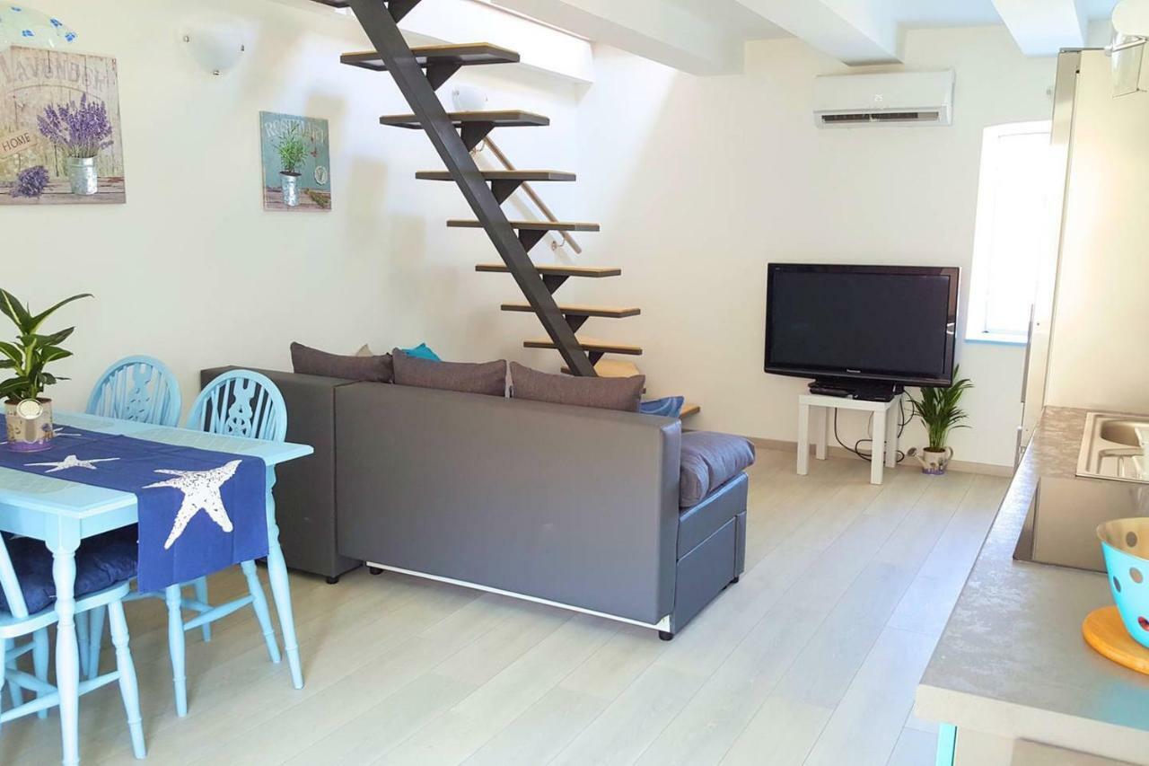 Apartment Vrbenka Vrbnik Ngoại thất bức ảnh