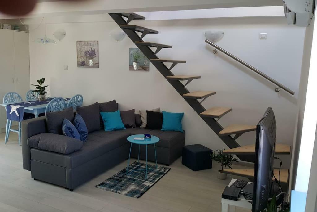 Apartment Vrbenka Vrbnik Ngoại thất bức ảnh