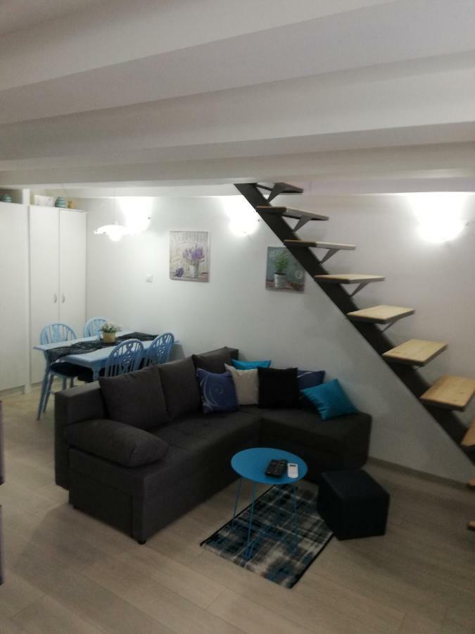 Apartment Vrbenka Vrbnik Ngoại thất bức ảnh