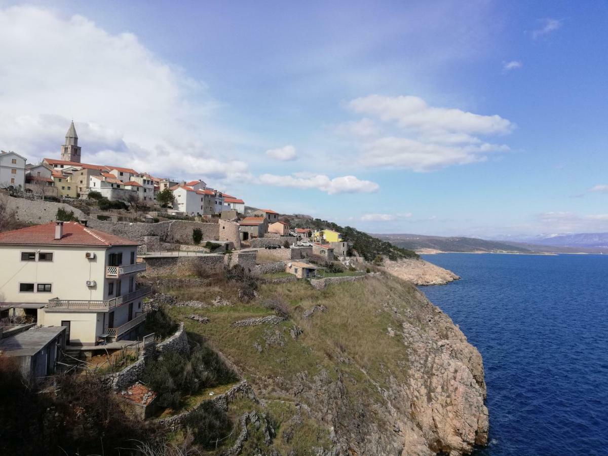Apartment Vrbenka Vrbnik Ngoại thất bức ảnh