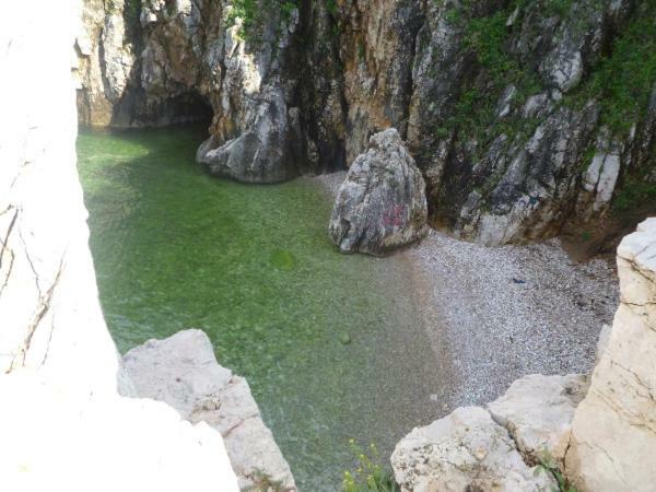 Apartment Vrbenka Vrbnik Ngoại thất bức ảnh